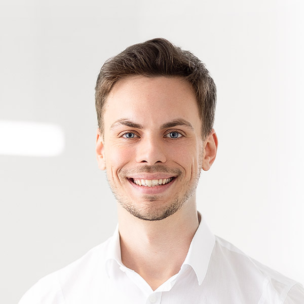 Maximilian Flach Maximilian Flach